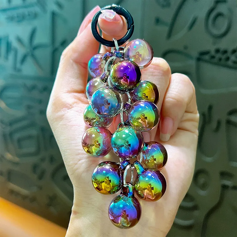 الإبداعية جولة حبة سلسلة سيارة المفاتيح قلادة الطازجة ونظيفة اللون محاكاة العنب ملحق سماعة الرأس حقيبة الديكور #2