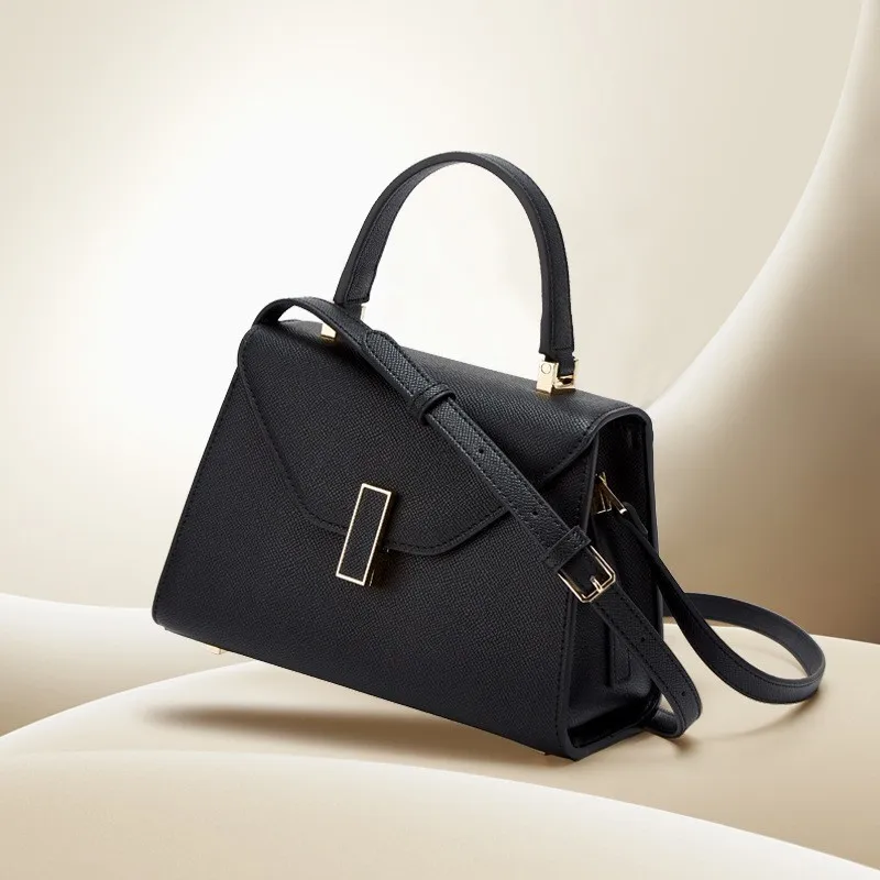 High-quality 2025 new casual handbag commuter messenger bag women's bag fashionable versatile messenger bag