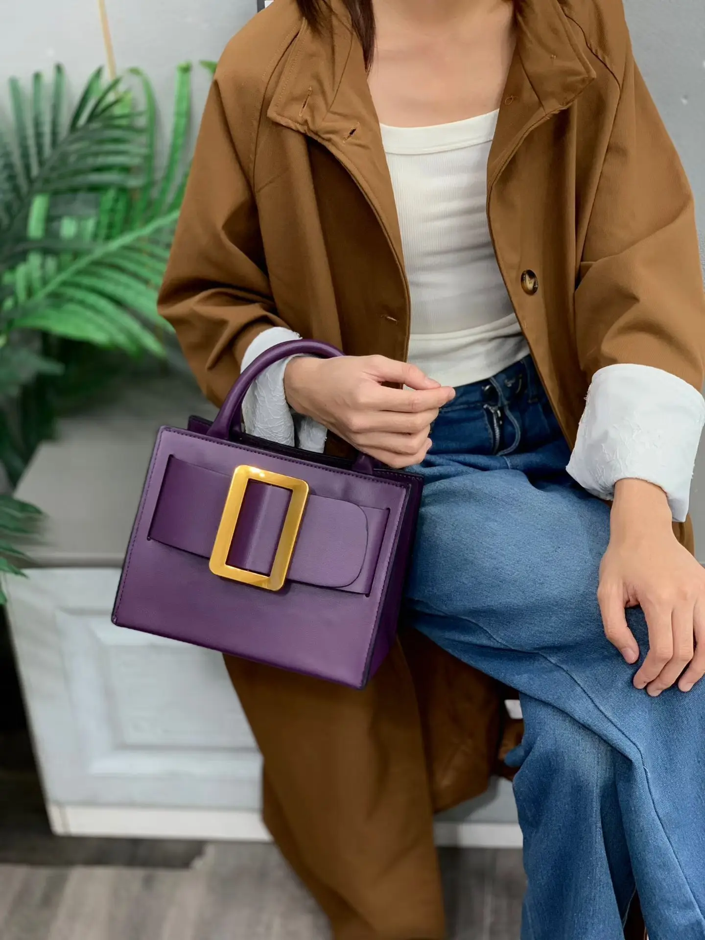 

‌ Модная минималистичная женская сумка, металлическая ручка и большая золотая застежка, универсальная сумка через плечо или через плечо для офиса