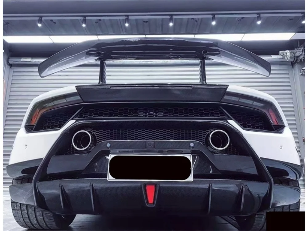 

Rear Bumper and Exhaust System Car Surround Kit for Lamborghini Huracan LP610 Upgraded P-style Carbon Fiber Body Kit