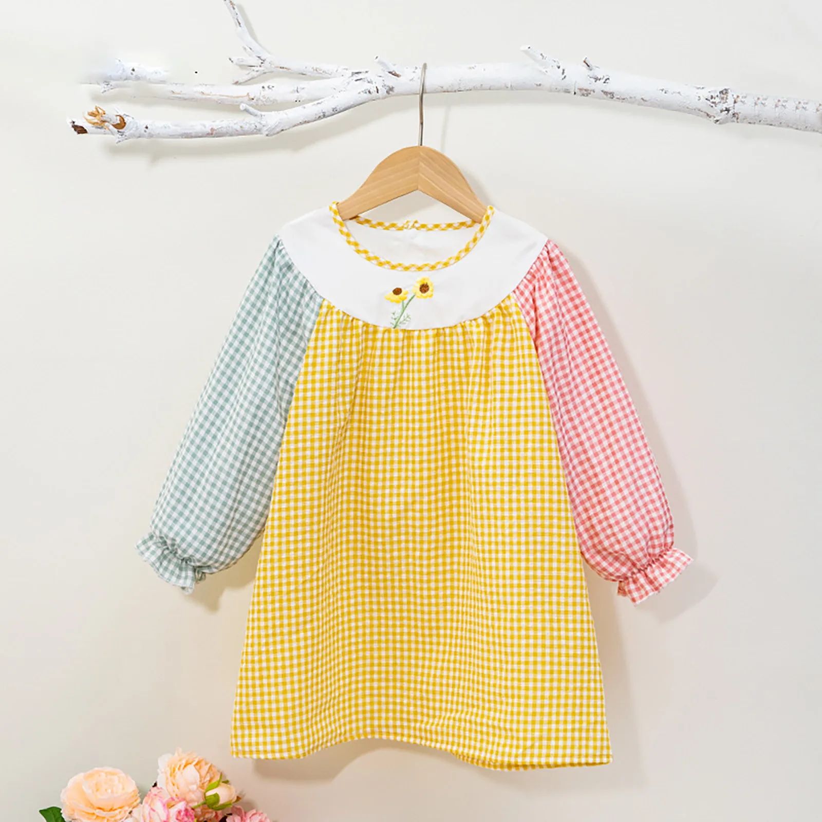 

2025 Spring Autumn Kids Girls Sweet Dress 2-7 Years Old Embroidered Florsl Smocked Round Neck Long Sleeve A-Line Plaid Dresses