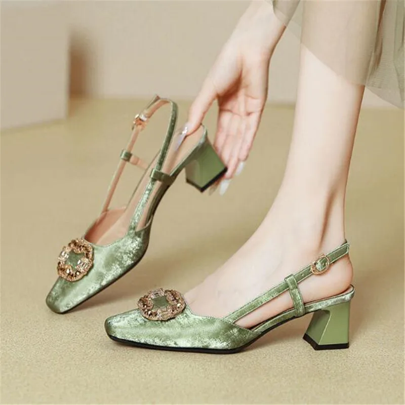 

2024, новые роскошные женские босоножки на высоком каблуке, дышащая обувь из лакированной кожи/атласной поверхности на толстом каблуке, женские модельные туфли для свадебной вечеринки