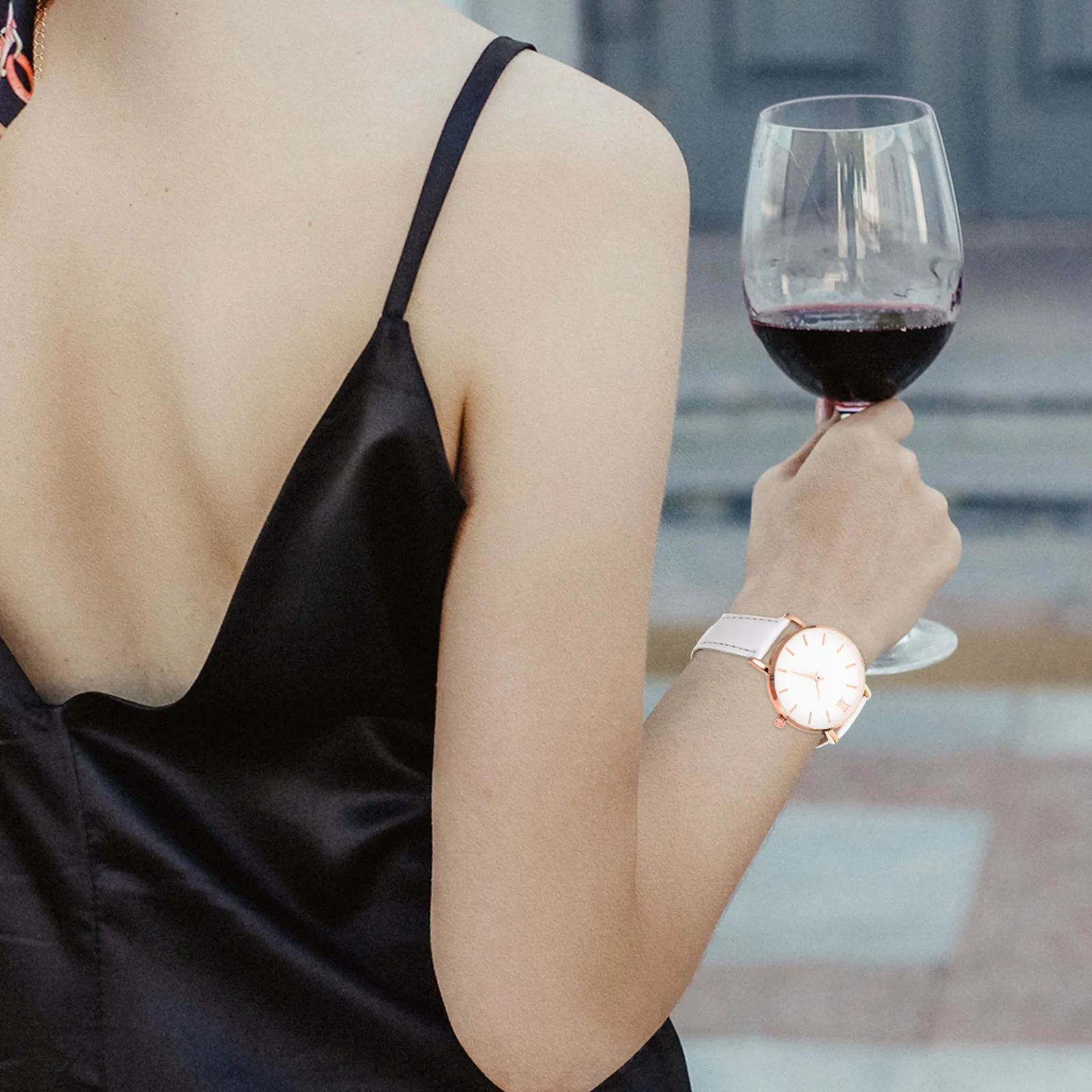 Stylish Quartz Women Watch PU Strap Stainless Fashionable Comfortable Adjustable Wristwatch for Daily Office