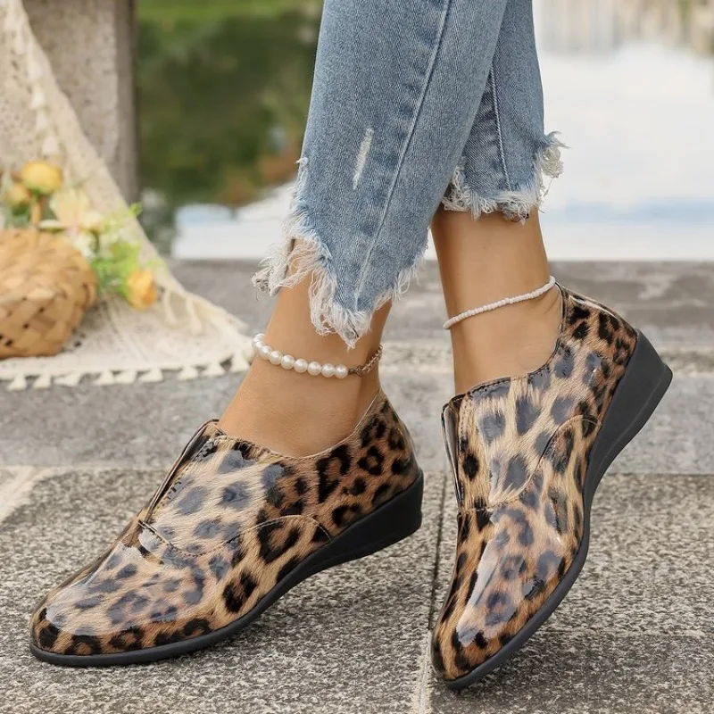 Primavera novos sapatos planos moda feminina cabeça redonda boca profunda leopardo sola macia antiderrapante resistente ao desgaste sapatos de cano baixo