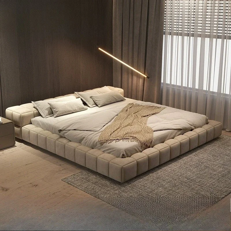 Nordic light luxury minimalist floor tatami bed modern cream wind villa master bedroom solid wood soft bag