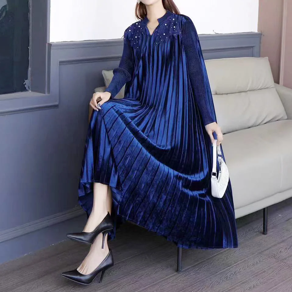 Temperament pressed pleated solid color pleated long sleeved dress looks slimmer in spring and summer, simple women's clothing