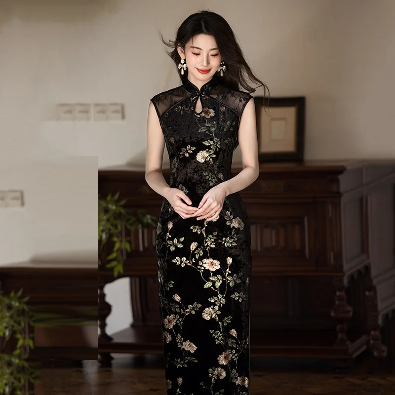 

Qipao 2025 Autumn New Retro Traditional Mandarin Collar Long Style Printed Velvet Sleeveless Slimming Elegant CheongsamDress