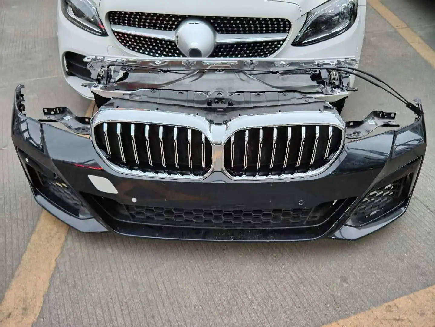 Suitable for 5 Series 530li 525li G30 G38 m Sports Edition Front Bumper Assembly Front Mouth Factory Disassembled Parts