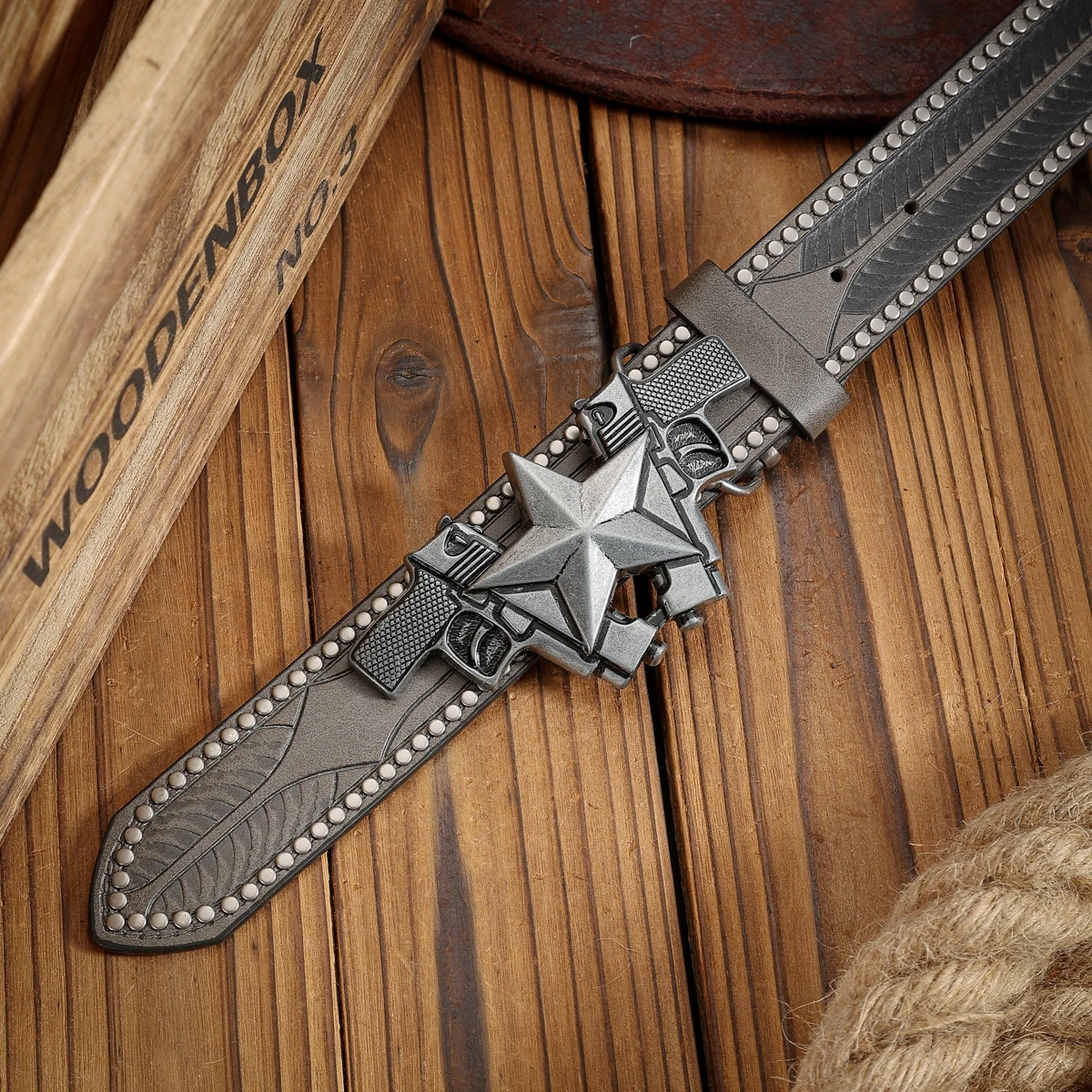 Ein PU-Gürtel im Western-Stil, geeignet für Männer und Frauen, im Bohemian-Stil und Retro-Look, perfekt für alltägliche Freizeitausflüge. – Detail 7