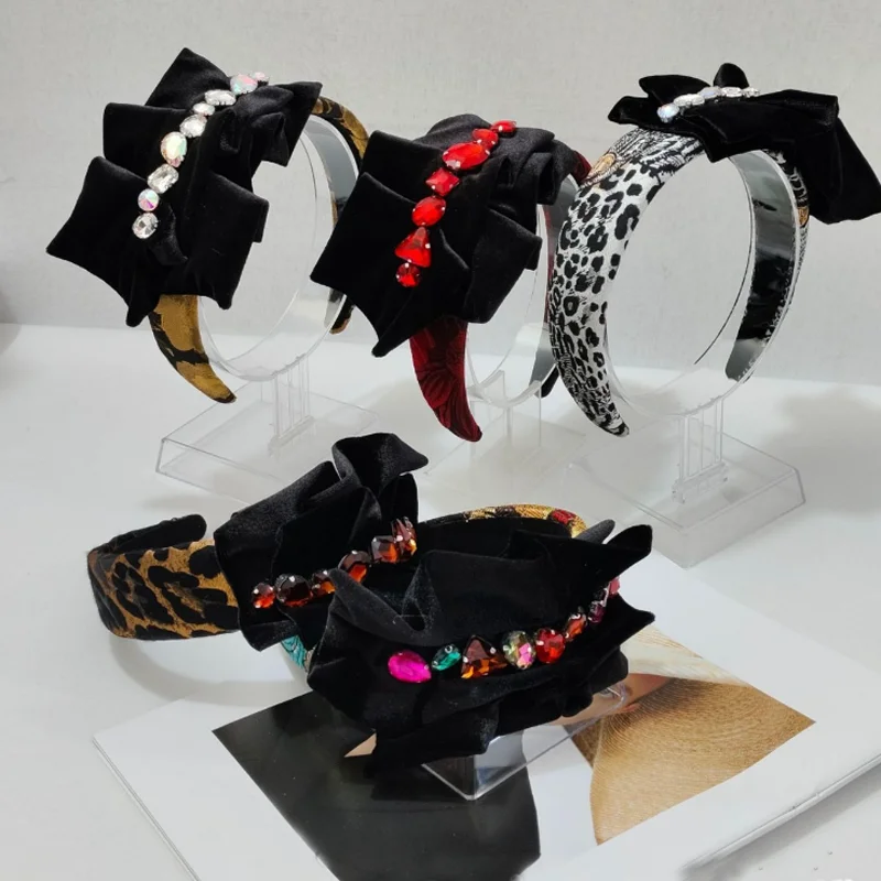 

Бархатная плиссированная жаккардовая повязка на голову с вышивкой и стразами, широкая, для умывания, женская, головной убор