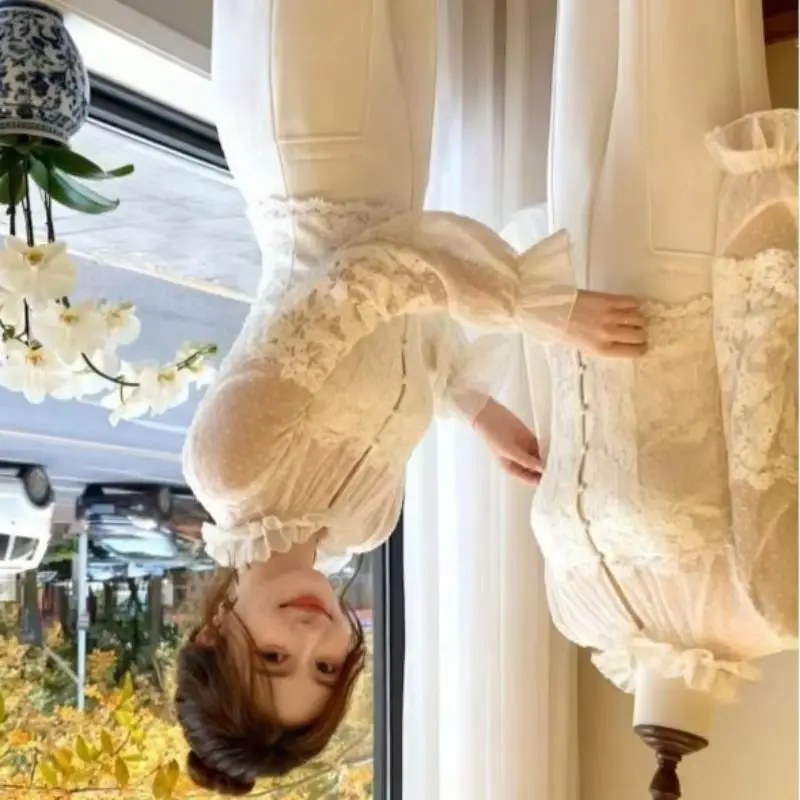 

Lace Shirt Women's Autumn Winter Inner Cover Base High-end Fashionable Good-looking Age-reducing Temperament French Design Top