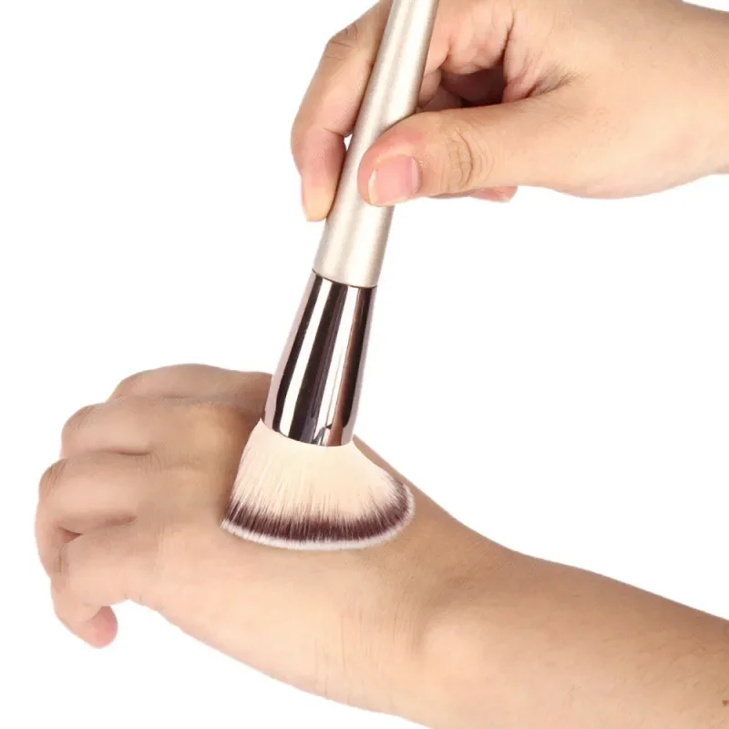 1Pc Professional Face Makeup Brush Powder Foundation Beauty Cosmetic Tool