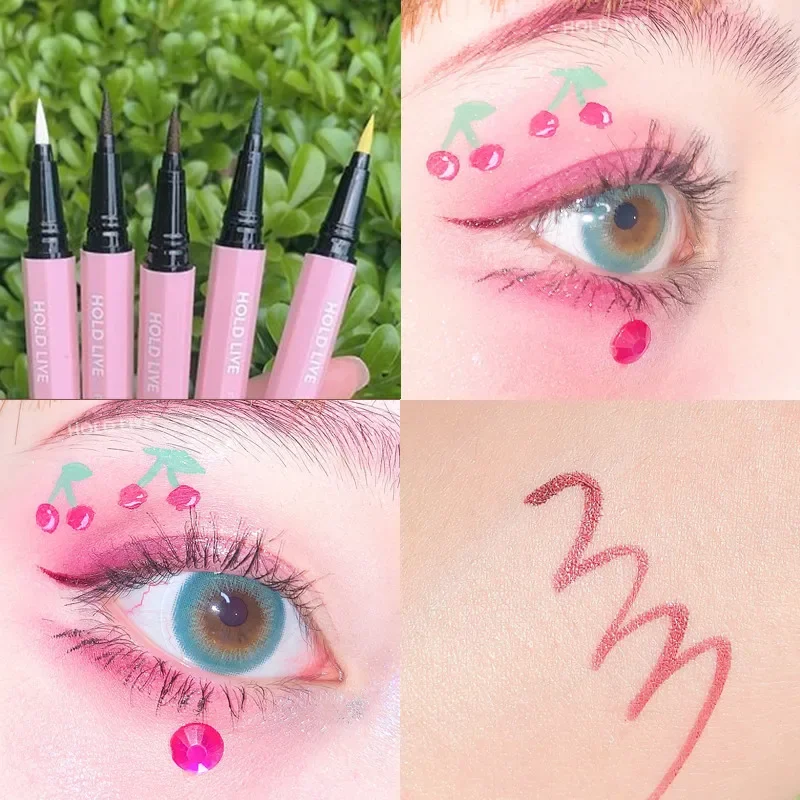 Ultracienki eyeliner HOLDLIVE jest wodoodporny, długotrwały i nie rozmazuje się w jednym udarze