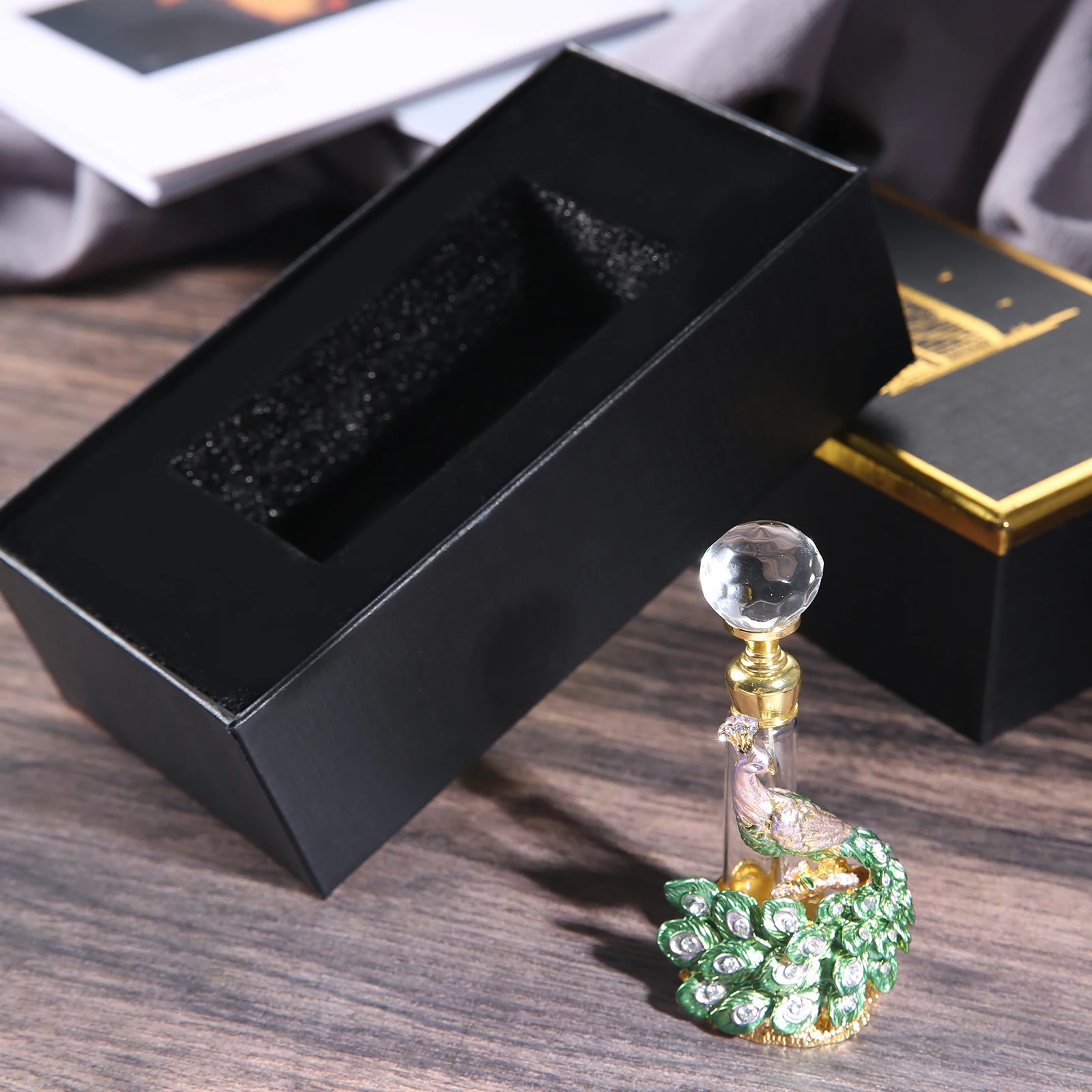 7ml 3D Peacock Refillable Empty Perfume Bottle Metal Enamel Green&Gold Sculpture Decor Diamond Cap Clear Tube Dripper Gift Box