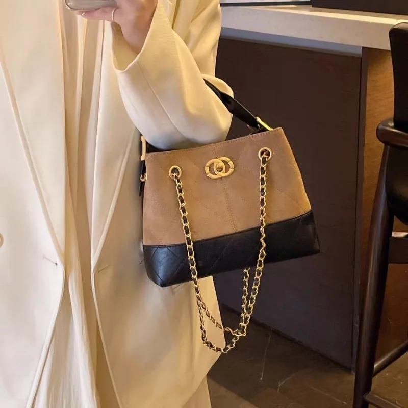 

Retro high-end color-matched suede tote bag for women, new style bucket bag, versatile cross-body shoulder bag