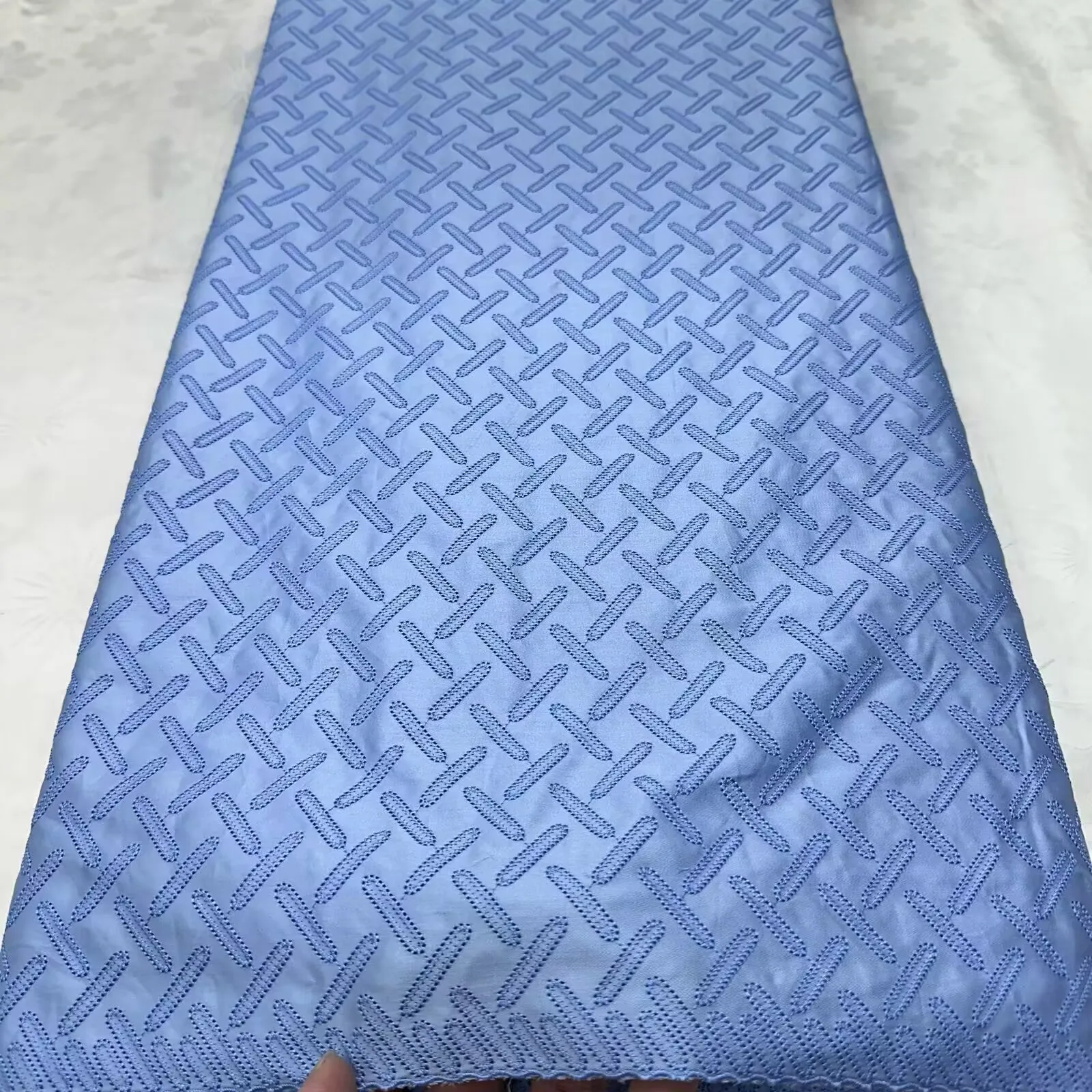 2025 الأفريقي النيجيري فرنسا الراقية الساتان الرجالي السويسري البولندية أقمشة الدانتيل رائجة البيع لفساتين الخياطة حفل زفاف العريس