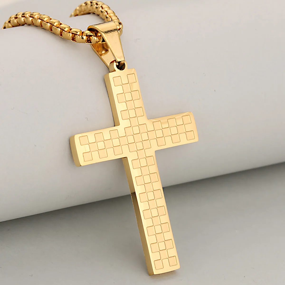 Niche Personalized Prayer Light Luxury Advanced Checkerboard Plaid Cross Stainless Steel Pendant
