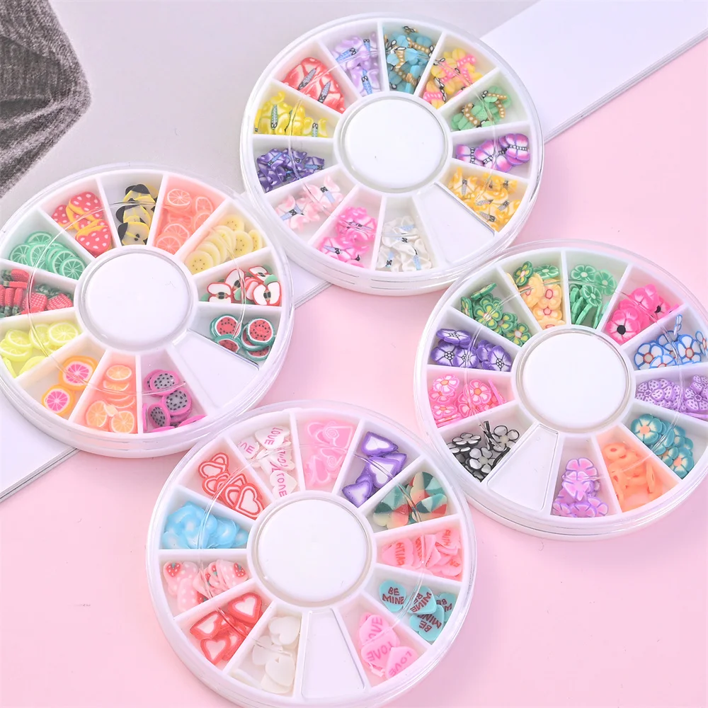 4 Boxen 5,8 mm gemischte Polymer-Clay-Scheiben-Set, niedliche Frucht-, Blumen- und Herz-Fruchtscheiben für 3D-Nagelkunst-Design, Bastel- und DIY-Zubehör – Detail 10