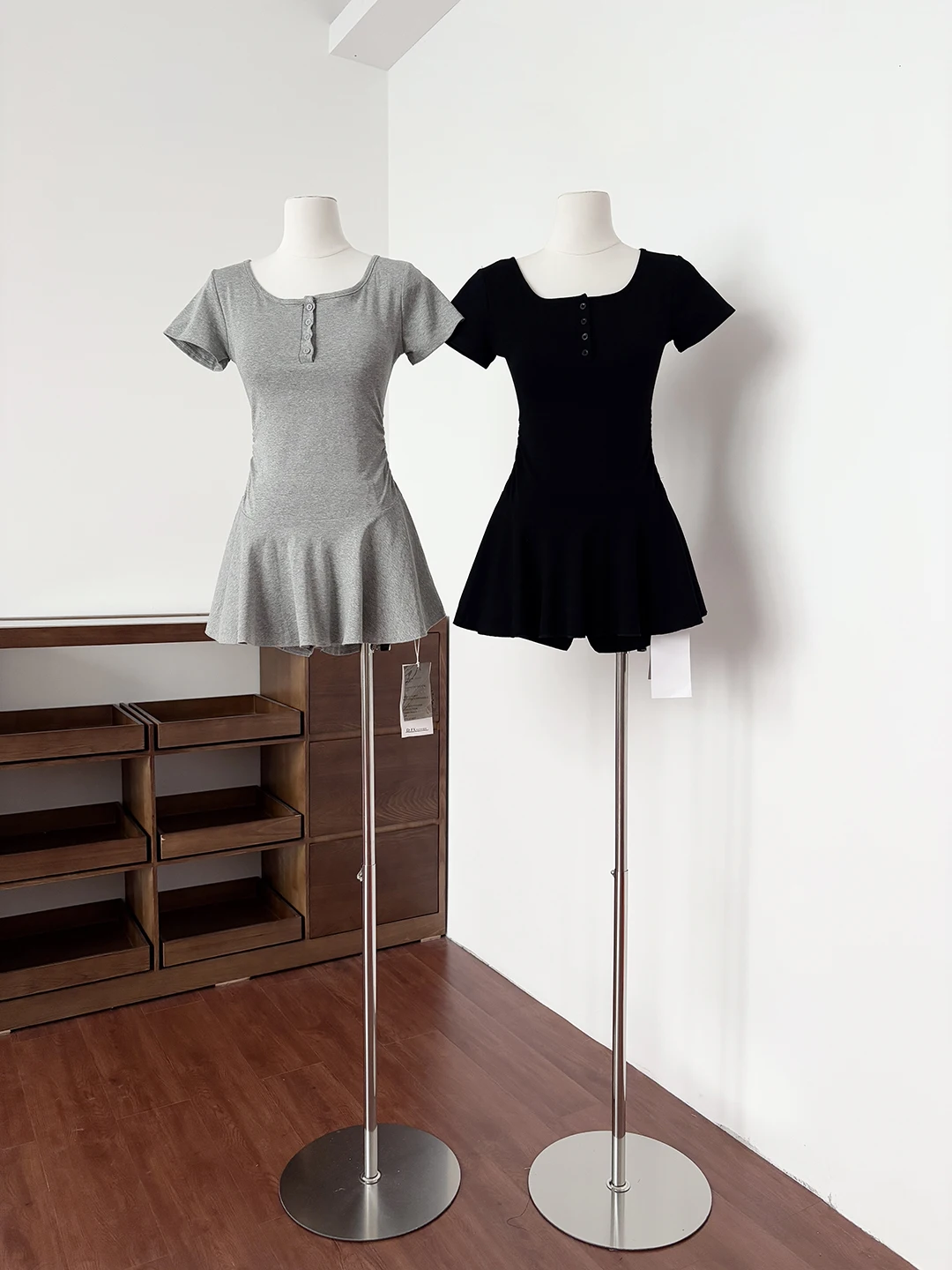 

Summer 2026 Casual Korean Style Women's Dress Short Sleeve Base Layer Pure Color Short Pants Fashionable Two-Piece Set