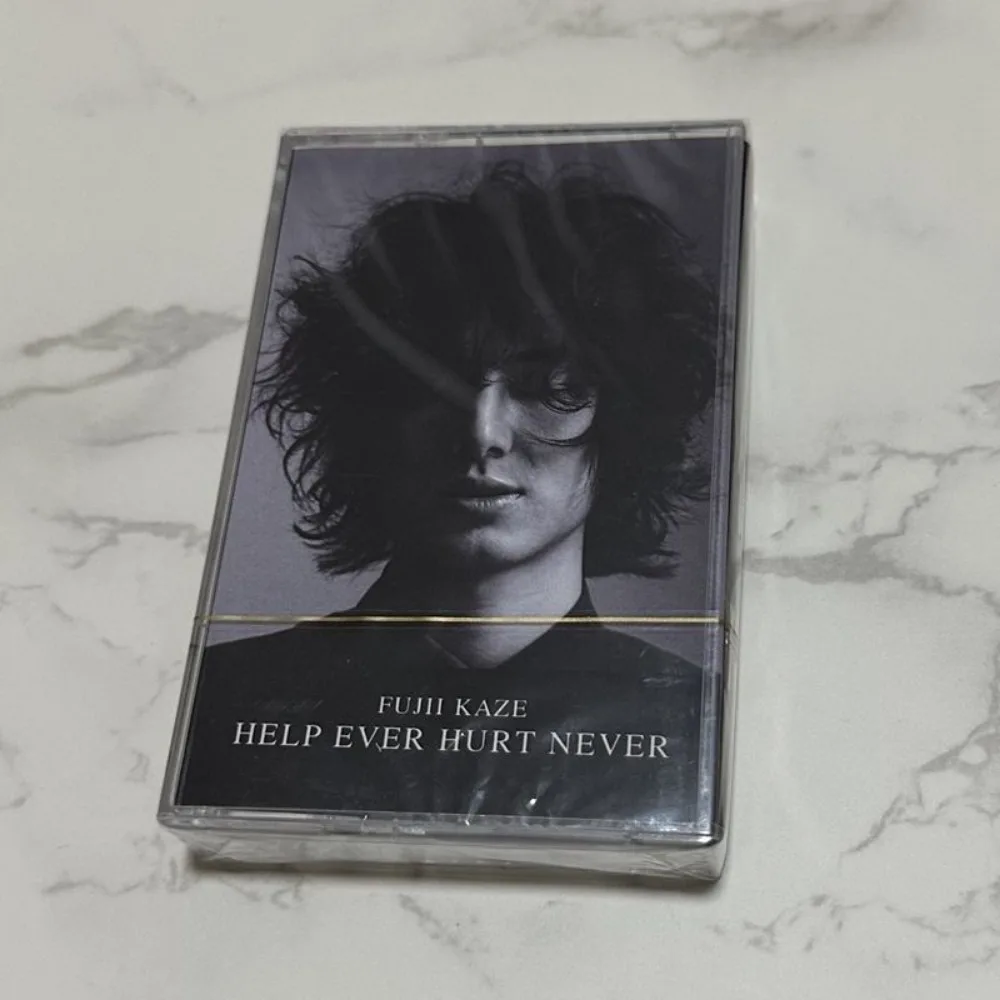 

Абсолютно новая запечатанная кассета с буклетом с текстами песен: коллекционный предмет в ретро-стиле с японской поп-музыкой