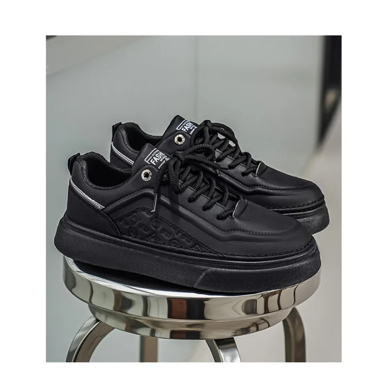Men's 2026 Autumn Y2K Streetwear White Skate Shoes Thick Platform Height Boost American-Style Korean-Look Casual Sneakers