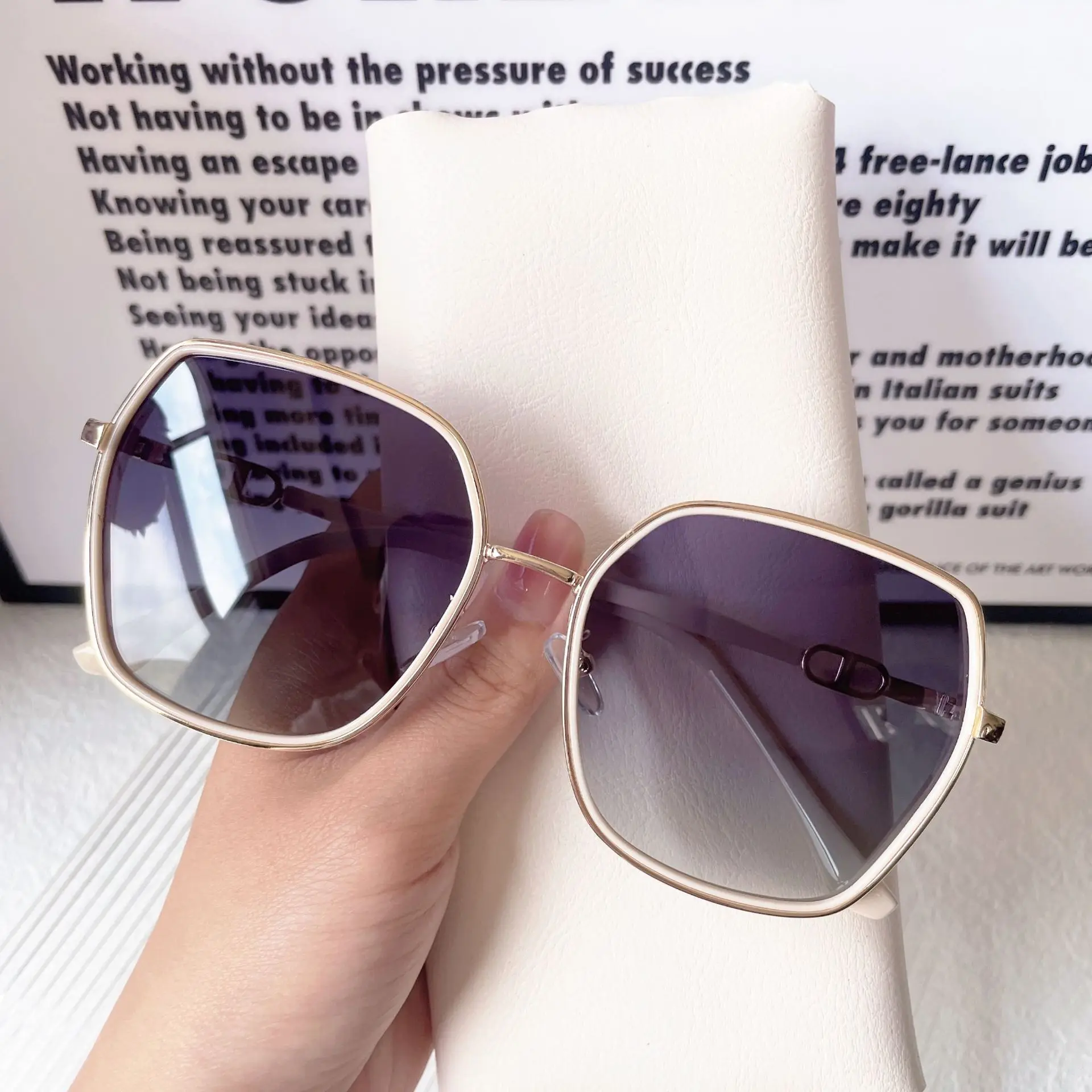 ظلال مستقطبة عالية الجودة لعام 2025 - نظارات شمسية للقيادة للحماية من الأشعة فوق البنفسجية للنساء، نظارات شمسية عصرية متغيرة الألوان تدريجية