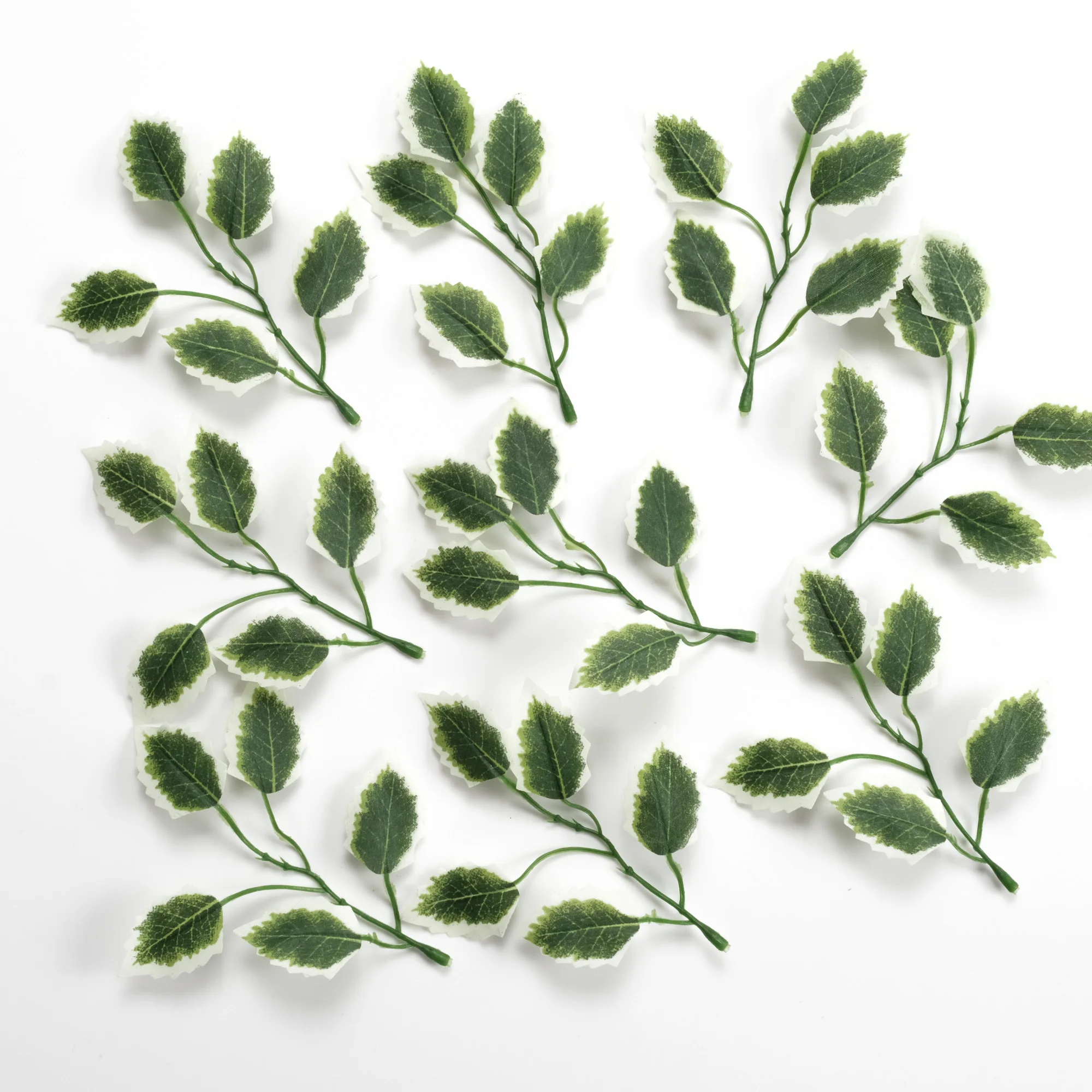 Noel yaprağı-yapay ipek yeşillik yaprakları sahte Holly yeşillik DIY çelenk çelenk korsage buketleri dolgu dekor için 10/100P