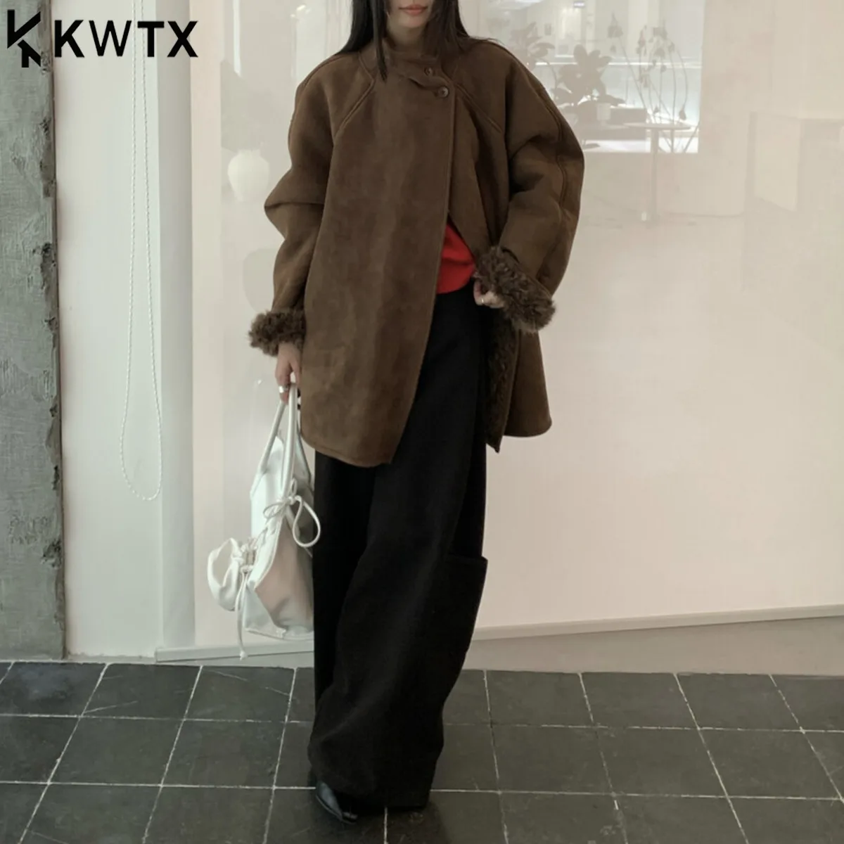 

KWTX новая женская повседневная куртка на толстом меху, зимняя винтажная куртка средней длины с лацканами и 1 пуговицами в стиле пэчворк, однотонная, шикарная, элегантная