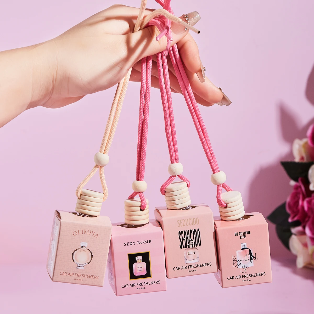 4 Uds. Accesorios de interior de coche con fragancia rosa para coche, suministros para coche con colgante de perfume, fragancia de aire fresco para coche