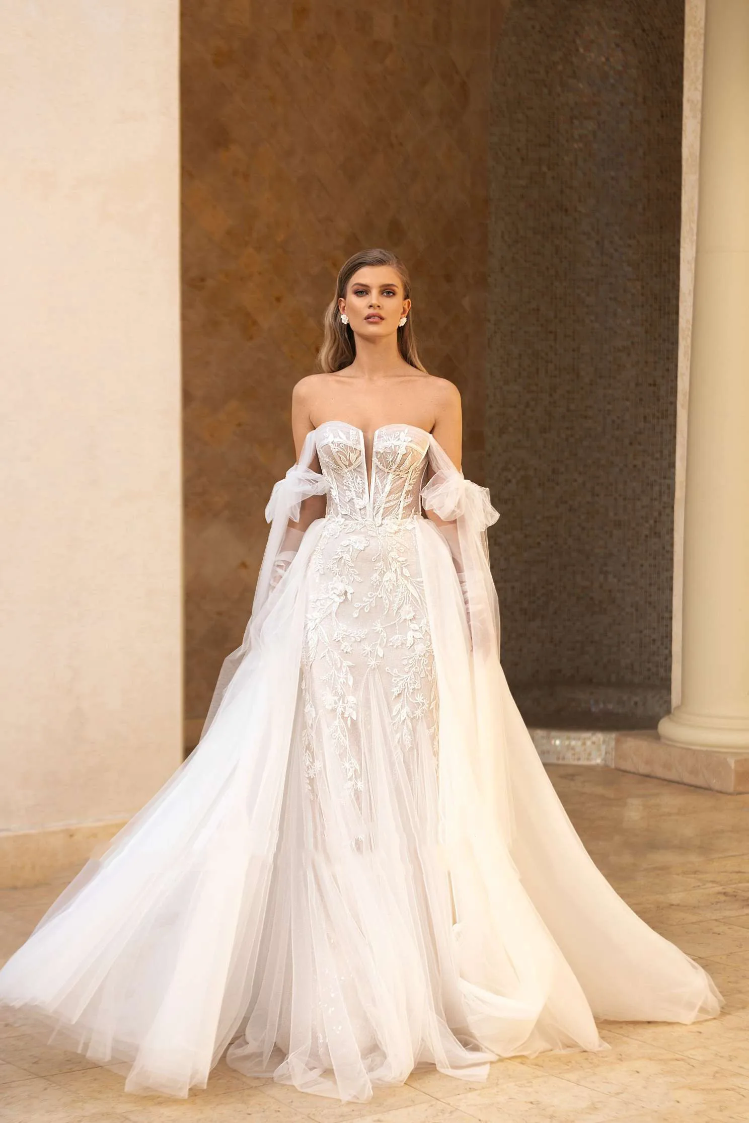 Precioso vestido de novia con hombros descubiertos, cola desmontable, Apliques de encaje, escote Corazón, elegante patrón Floral, tul, sirena