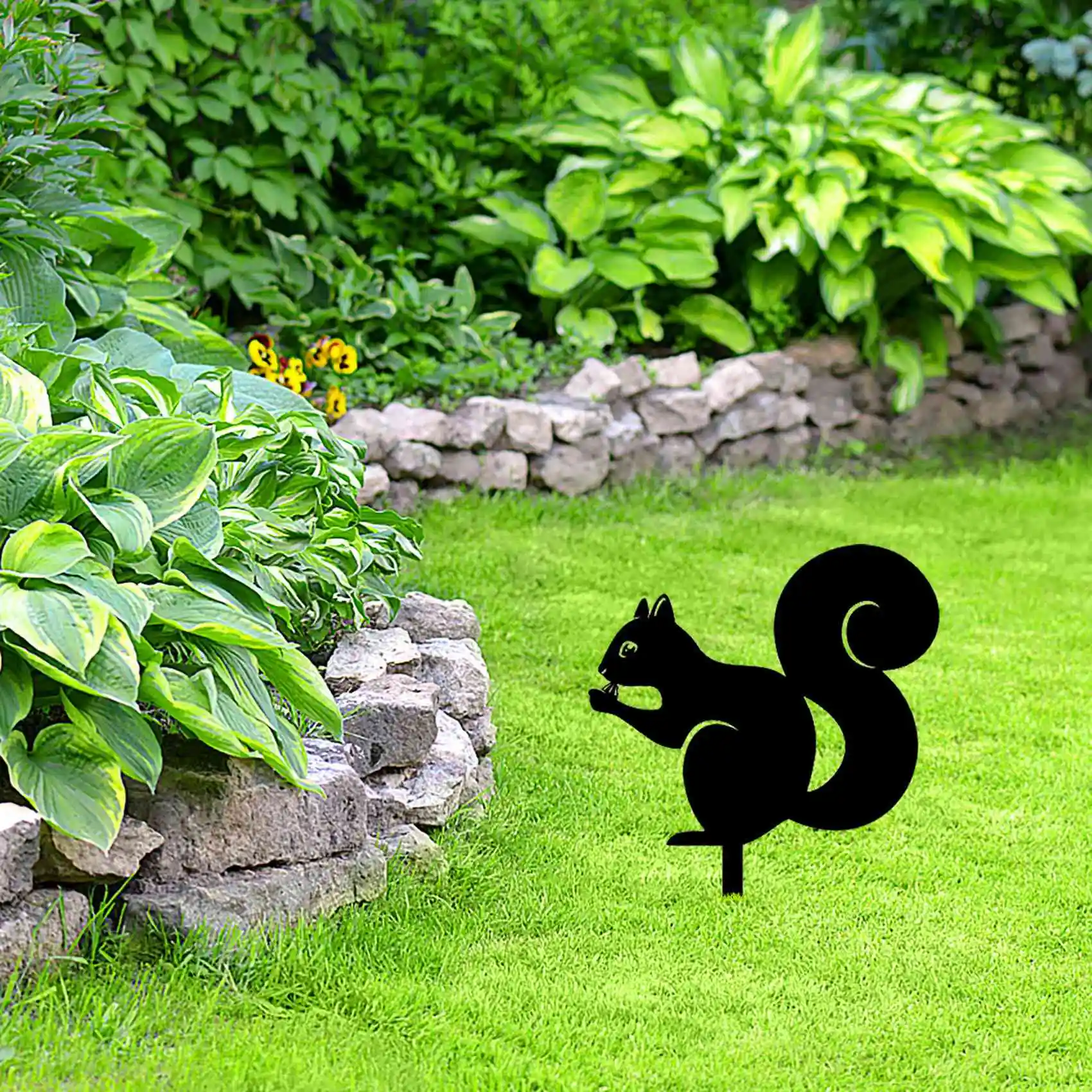Squirrel Yard Art Decor Outdoor Lawn Black Metal Squirrel Silhouette Decor Garden Ground Insert Backyard Lawn Stakes-AA98