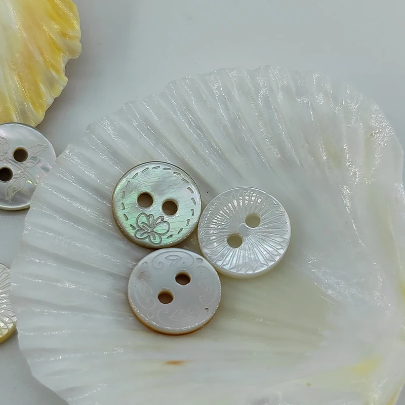 11MM Cute Small Natural Shell 2-Holes Sewing Buttons Of Clothing Wholesale High Quality Mini Fashion Button For Women Needlework