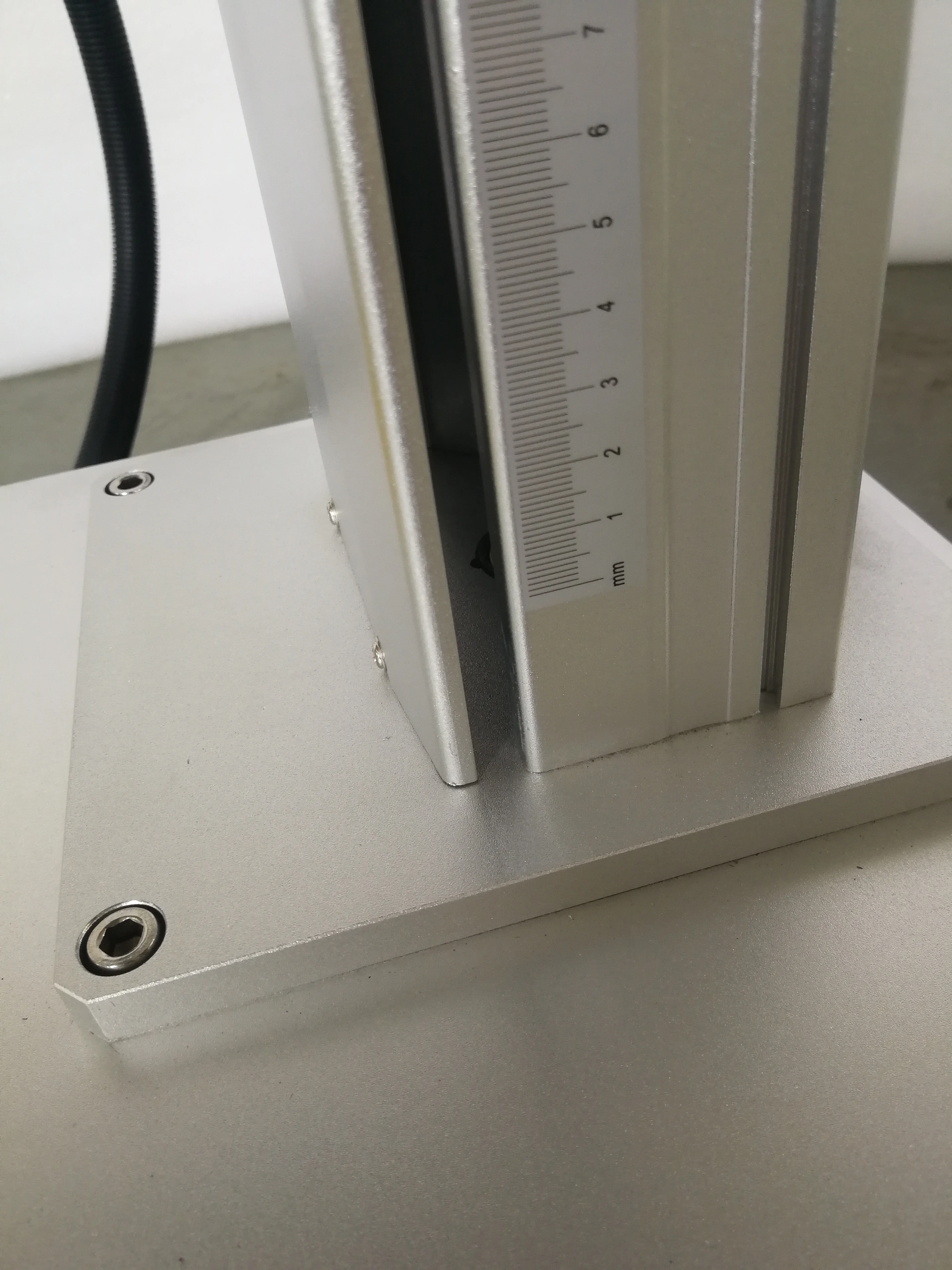 

China Factory Direct Sales Fiber Laser Marker 20W 30W 50W 100W, Competitive Price, High Quality, OEM Service Available