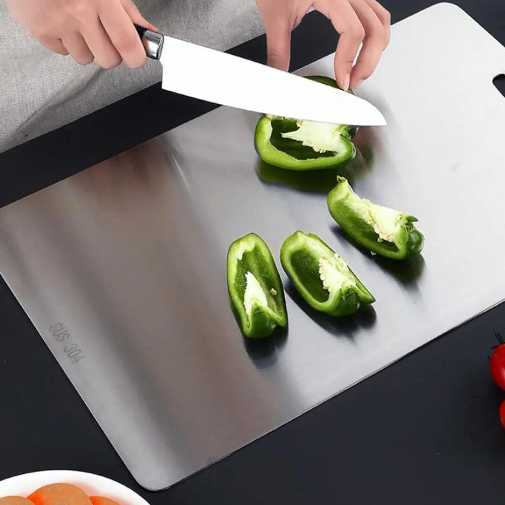 

1 шт. Двусторонняя разделочная доска из нержавеющей стали с ручкой для подвешивания, практичная подставка для замеса теста