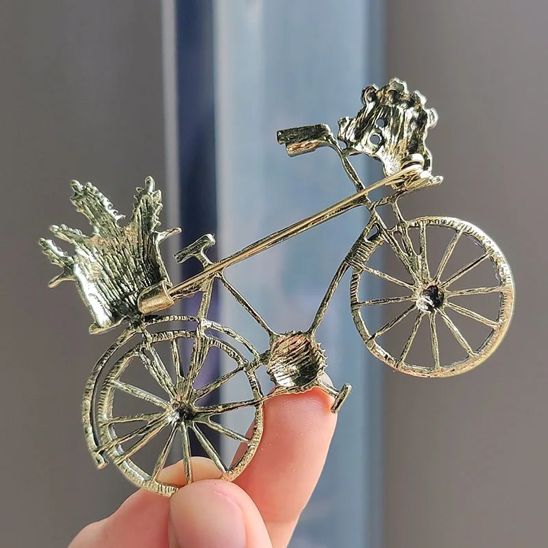 Women\'s Novelty Retro Rhinestone Creative Bicycle Brooch Fashion Pin Women\'s Clothing Accessories Cycling Corsage