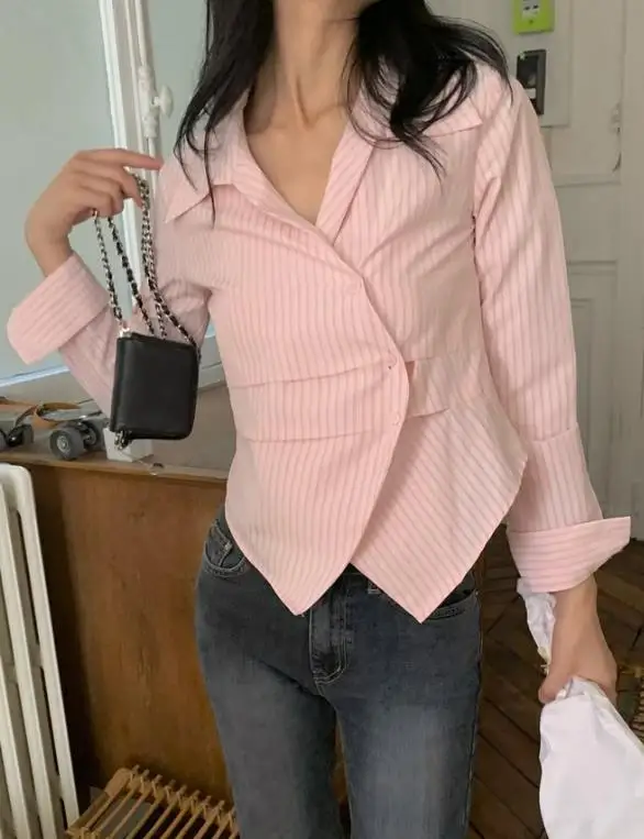 

Spring/Summer Women's Sweet Cool Striped Shirt Top Waist Design Fashionable Casual Top for Women