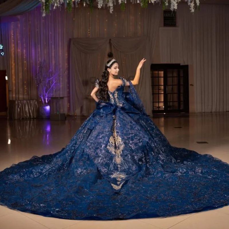 Robe De Quinceanera bleu foncé brillant, décalcomanies à paillettes De cristal, épaules dénudées, superposition longue queue, robes De 15 Quinceanera ﻿ Personnaliser