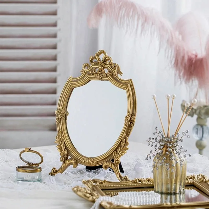 Classical European Resin Vanity Mirror Elegant Tabletop Single-Sided Glass Golden Princes Carved Detail Beauty Station Accessory