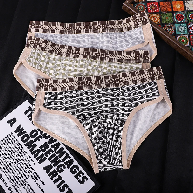 

3-Pack Men's Cotton Briefs, Classic Plaid, Breathable Sports Underwear for Fashionable Young Men