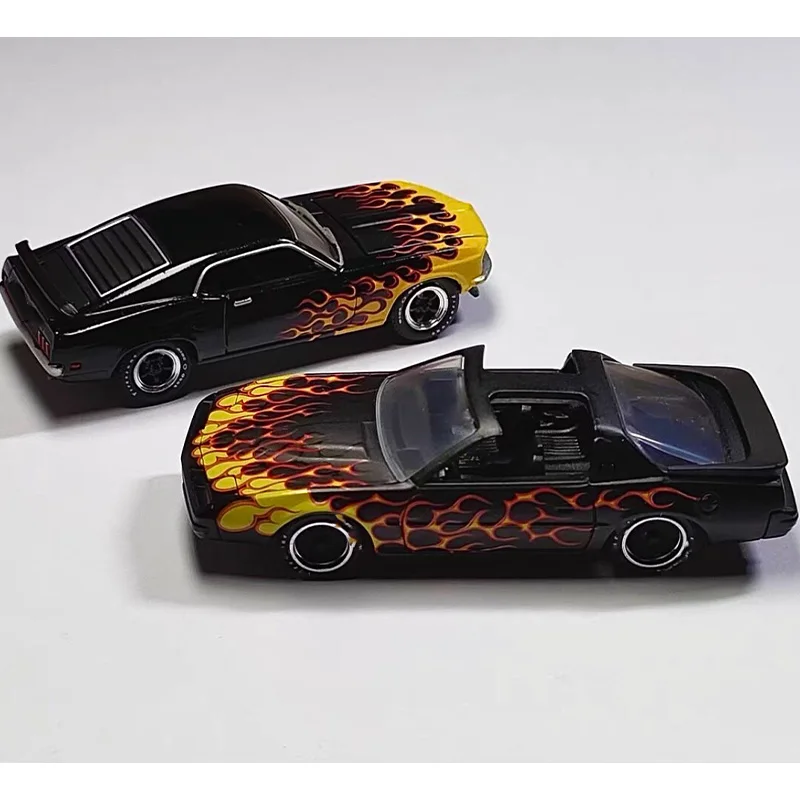 

Зеленый свет. Старая версия модели автомобиля. Модель автомобиля совершенно новая и только один литой под давлением сплава. Коллекционная модель для мальчиков.