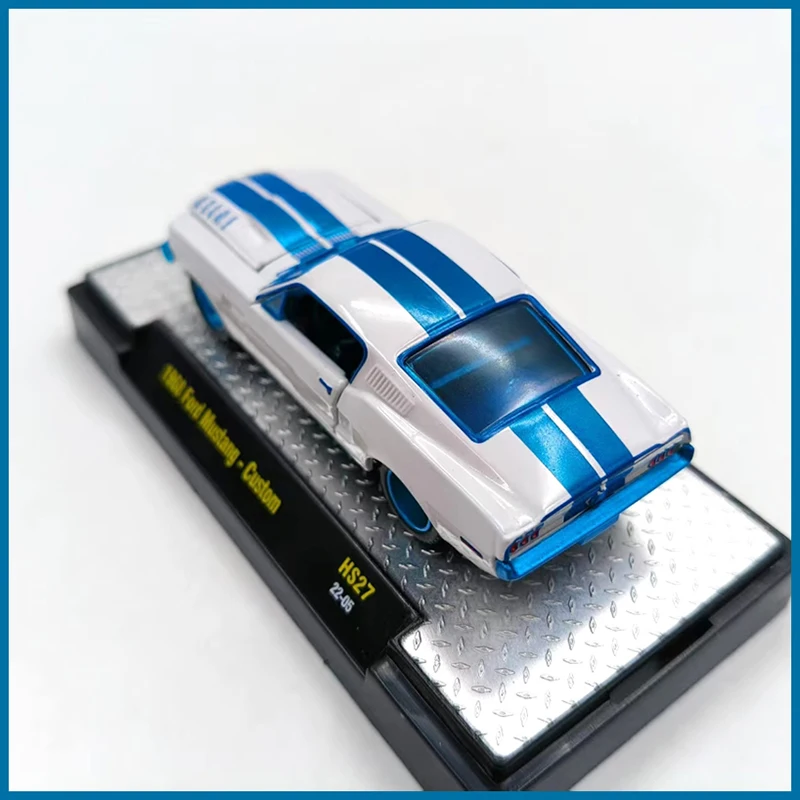 دييكاست M2 1:64 مقياس 1968 فورد موستانج مخصص سبيكة سيارة نموذج جمع عرض لعبة مزخرفة هدية