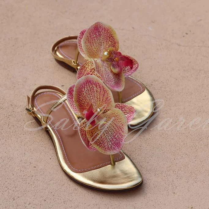 Flower Pinch Toe Sandals Women Golden Leather Round Toe Anti-Slippery Back Heel Side Buckle Strap Summer New Beach Flat Shoes