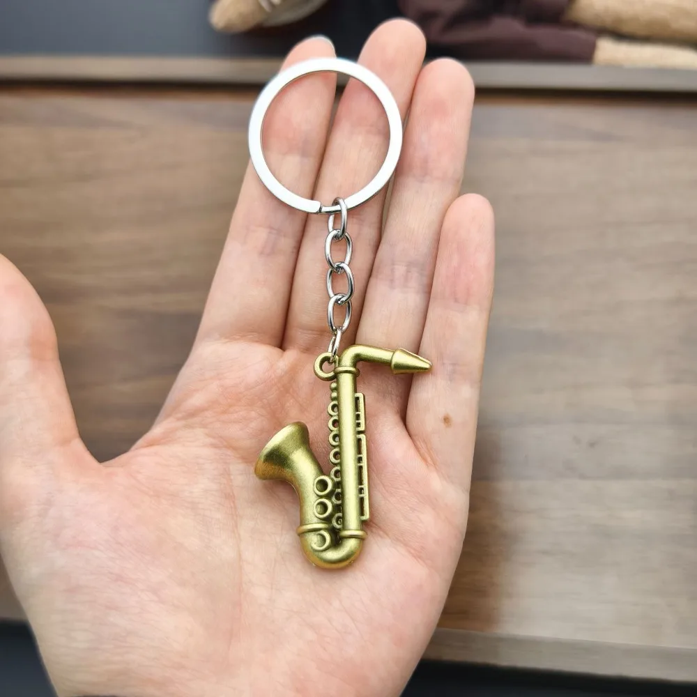 Retro Mini Saxophone Car Keychain Metal  Musical Instrument Keychain Bag Pendant Keyring  Charm Music Lovers Festival Gift view 2