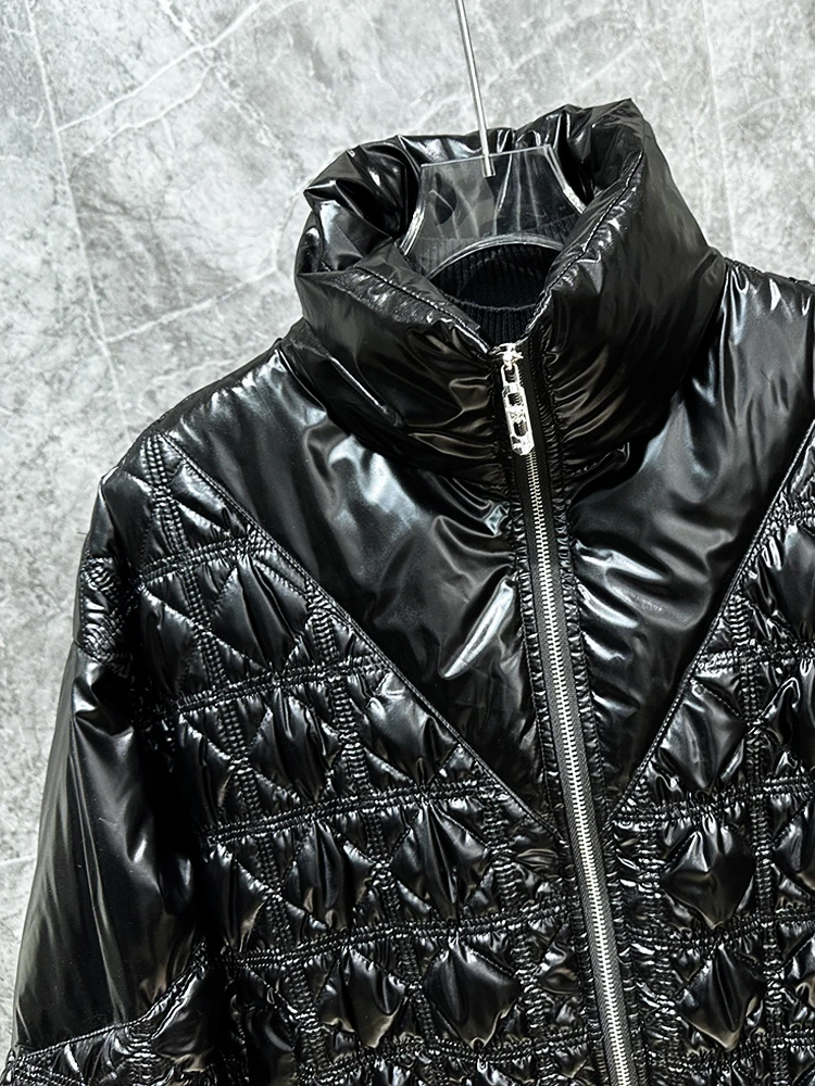 سترة شتوية جديدة للرجال مع سحاب وياقة واقفة وتصميم لامع عصري على طراز شارع العليا معطف فضفاض دافئ