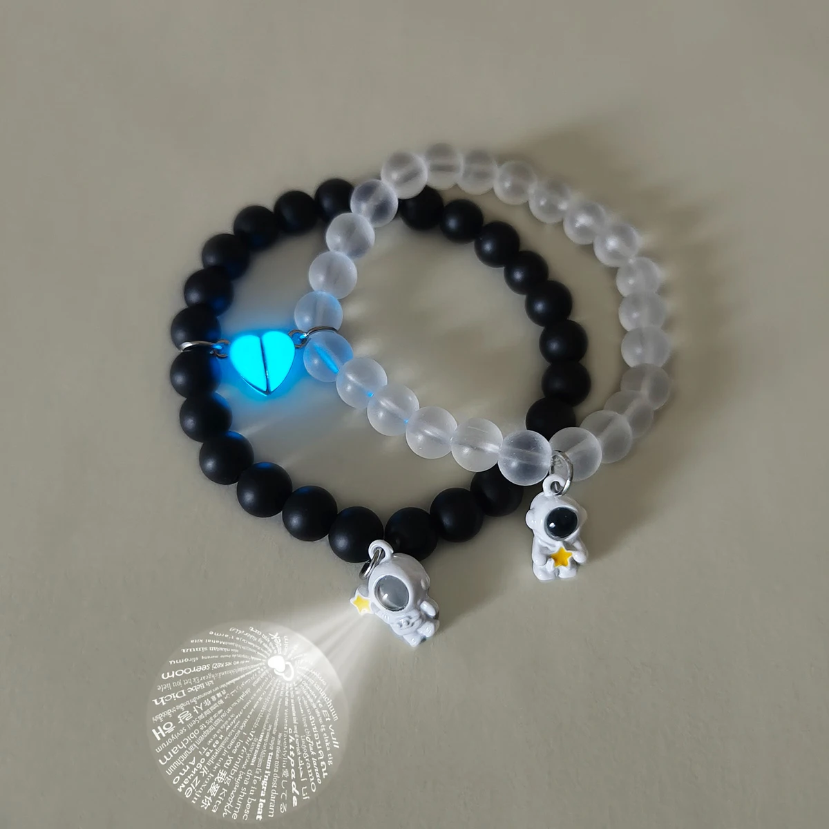 2Pcs Luminous Heart Astronaut Projection Couple Bangle Love You 100 Languages Beaded Space Fashion Jewelry Charm
