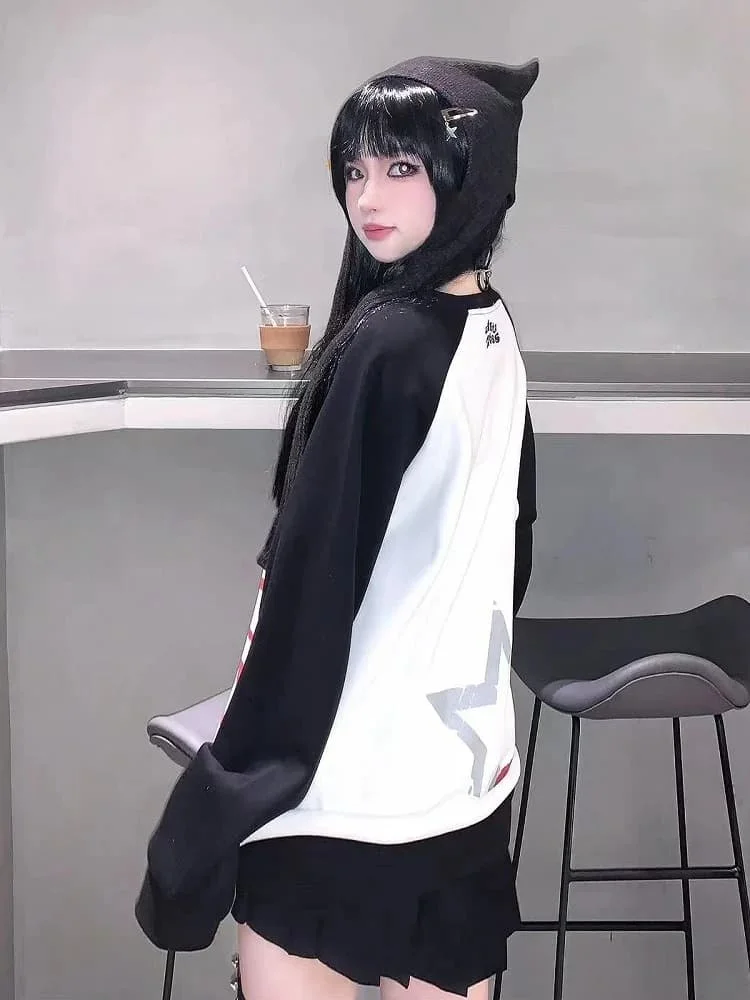 Casual Oversized Raglan Round Neck Hooded Sweatshirt Y2K Punk Black and White Skull Star Graffiti Print Pullover Party Top - view 3
