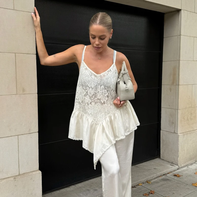 Weiße Spitzen-Camisole-Tops für Damen, Sommer-Oberteil mit Spitzenbesatz, Satin, locker geschnitten, Seiden-Spaghettiträger, asymmetrisches Cami-Top