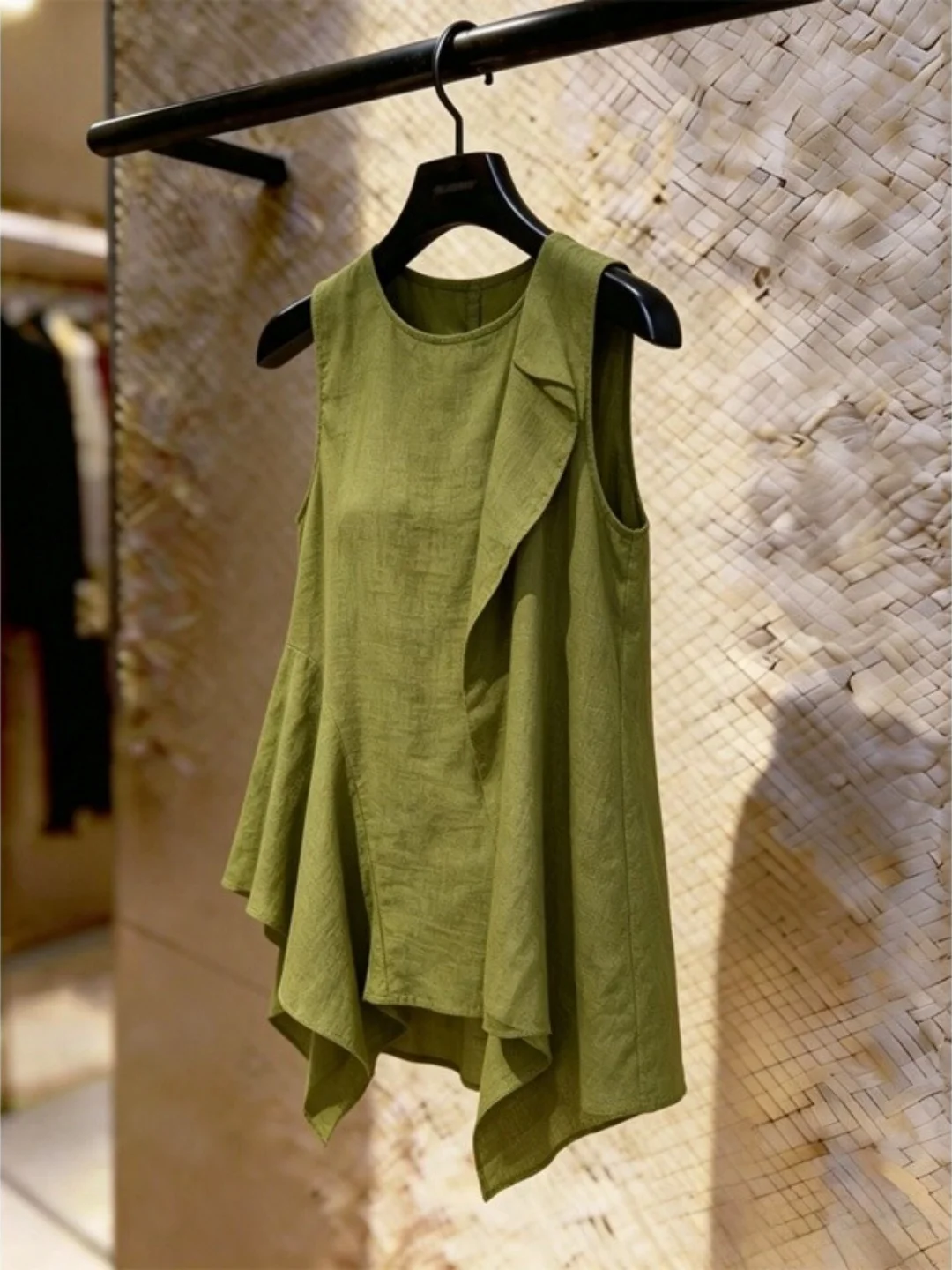 Elegant Salt Series Irregular Strap Vest Women's Fashionable Summer High-End Feel Lotus Leaf  Top Breathable Loose Fit