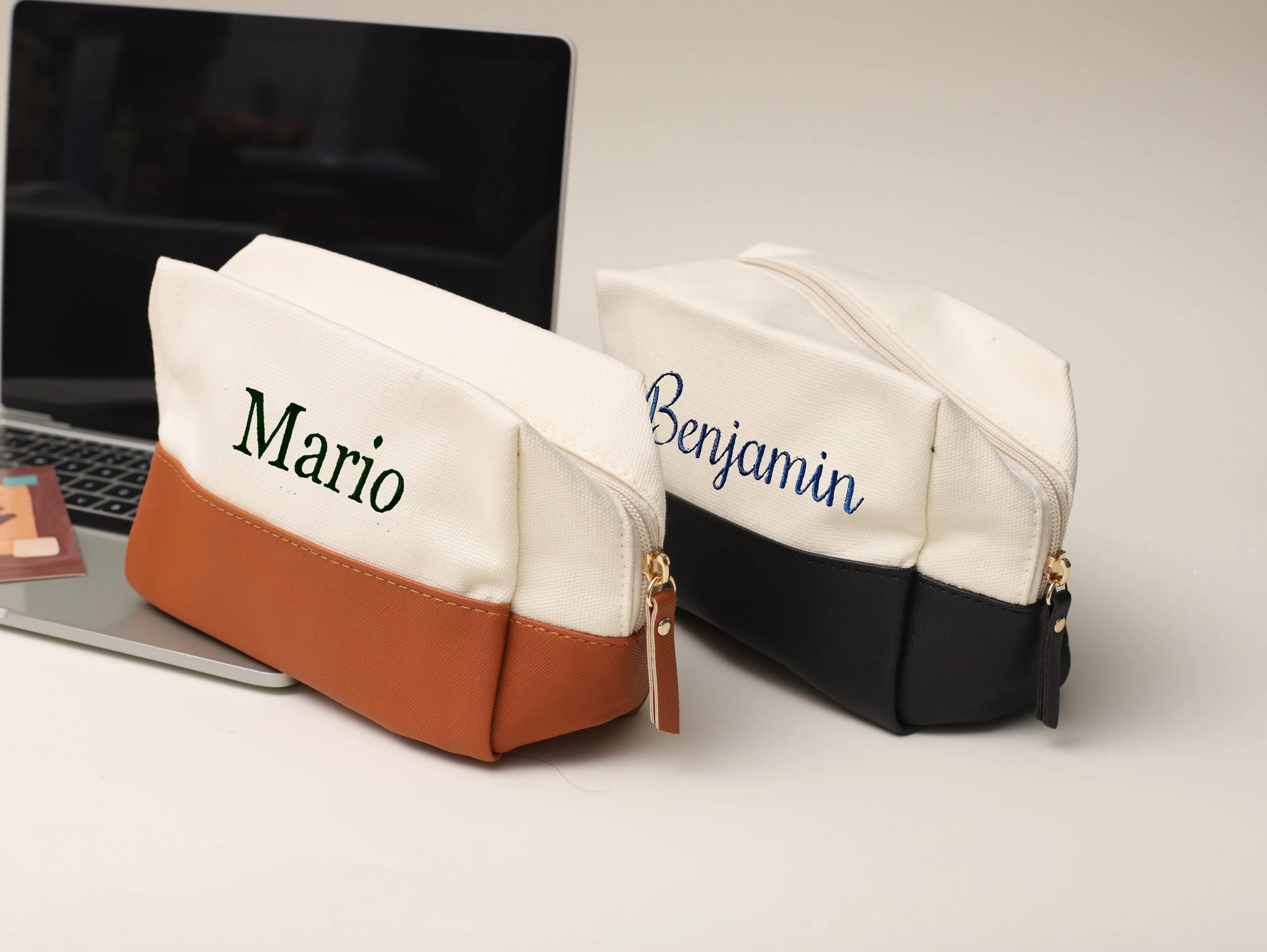 Borsa per il trucco ricamata Borsa per cosmetici con monogramma personalizzato con nome Borsa da toilette da viaggio Regalo per il suo regalo di