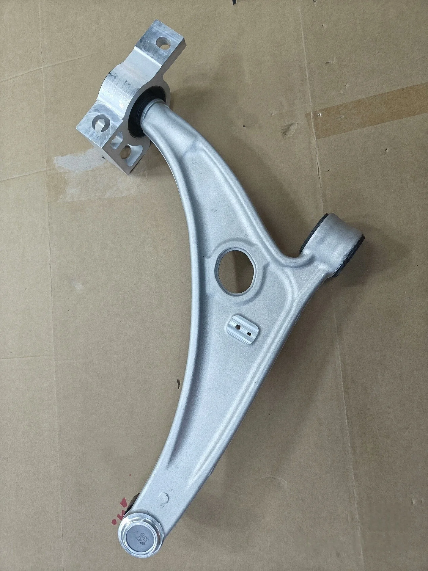 Front lower swing arm for hongqi hs5 2022